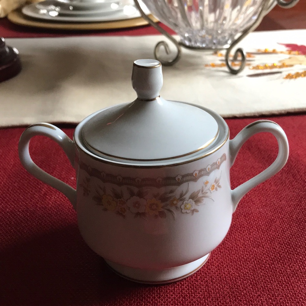 EKCO International Golden Autumn Fine China Japan Sugar Bowl & Lid